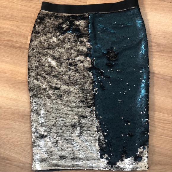 H&M Dresses & Skirts - HM Sequin Pencil Skirt
